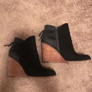 Black booties- Hinge